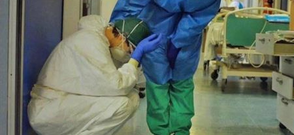 Personale sanitario provato dalla pandemia e frustrato dalla mancanza di attenzione della politica